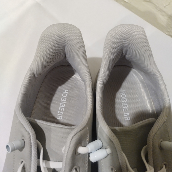 Men's Classic Gray Sneakers - Picture 5 of 6